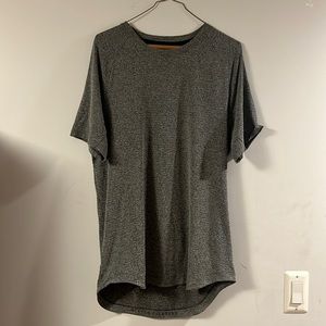 Like new Men’s Lululemon T shirt size Medium